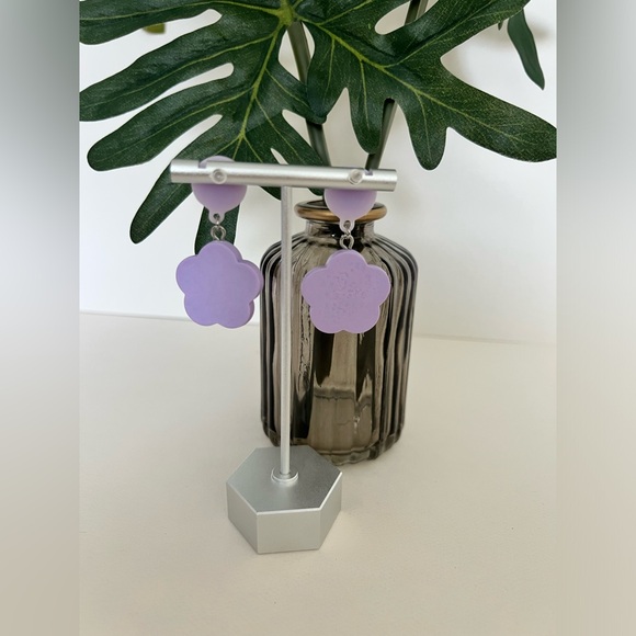 1970's Inspired Flower Dangle Earrings - Groovy Retro Pop-of-Color Earrings - Picture 5 of 14